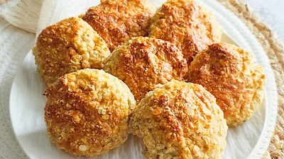 М’яке, ароматне, домашнє: спробуй сирне печиво з яблуками