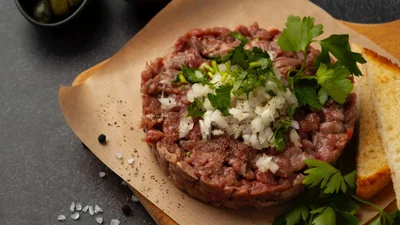 Как в ресторане, но дома: готовим божественный тартар из говядины