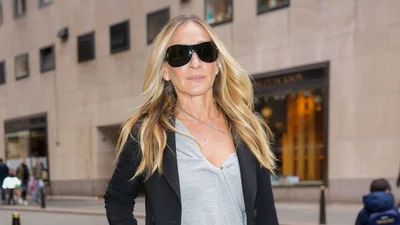 Сара Джесіка Паркер підкинула оригінальну модну ідею: так джинси з чоботами ти ще не носила