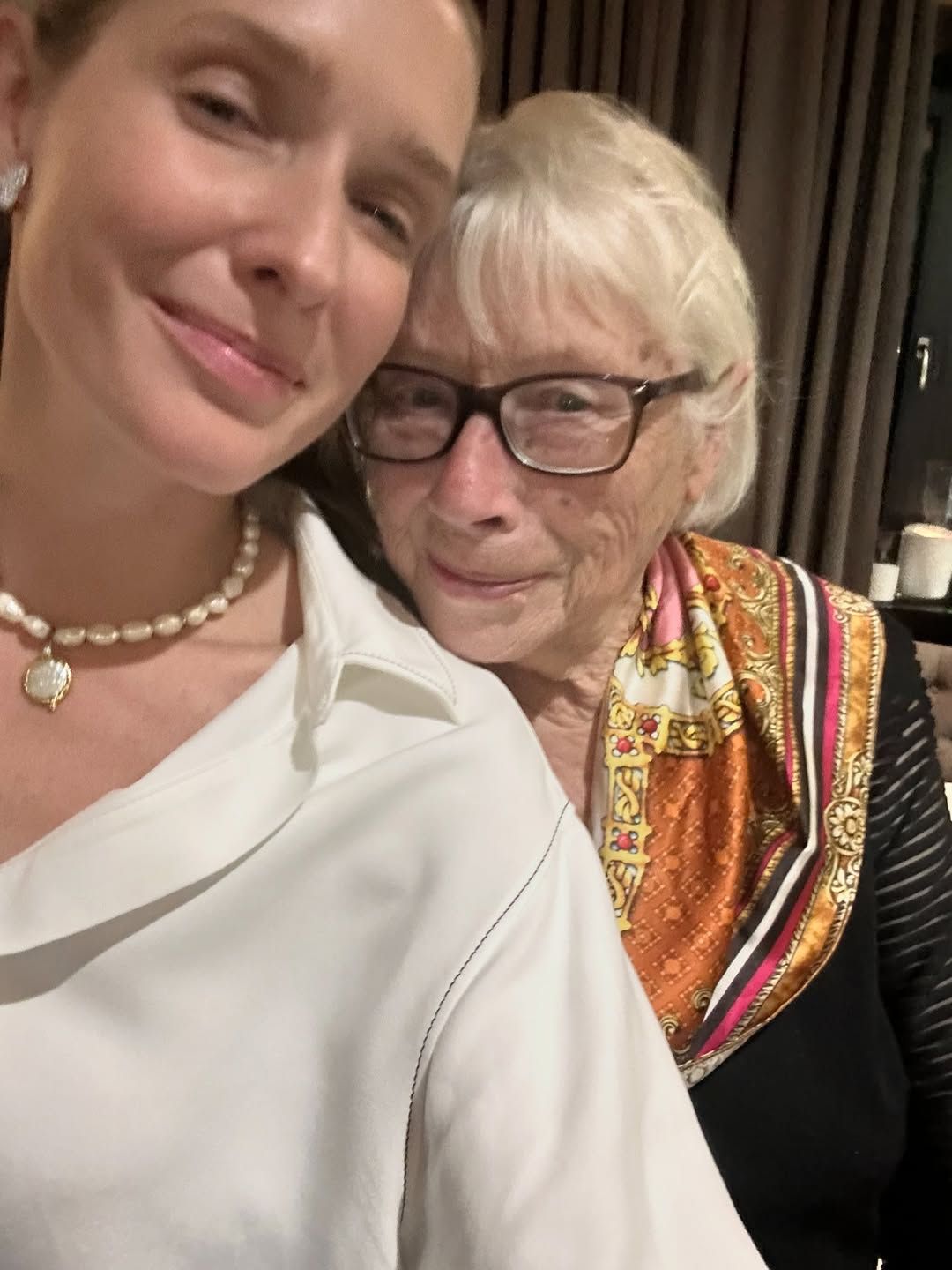 Катерина Осадча показала свою 90-річну бабусю-красуню - 785655 Катерина Осадча показала свою 90-річну бабусю-красуню - фото 785655