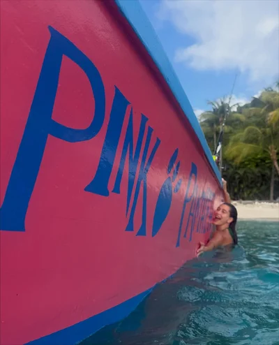 Фото Гейлі Бібер на відпочинку. - фото 787281