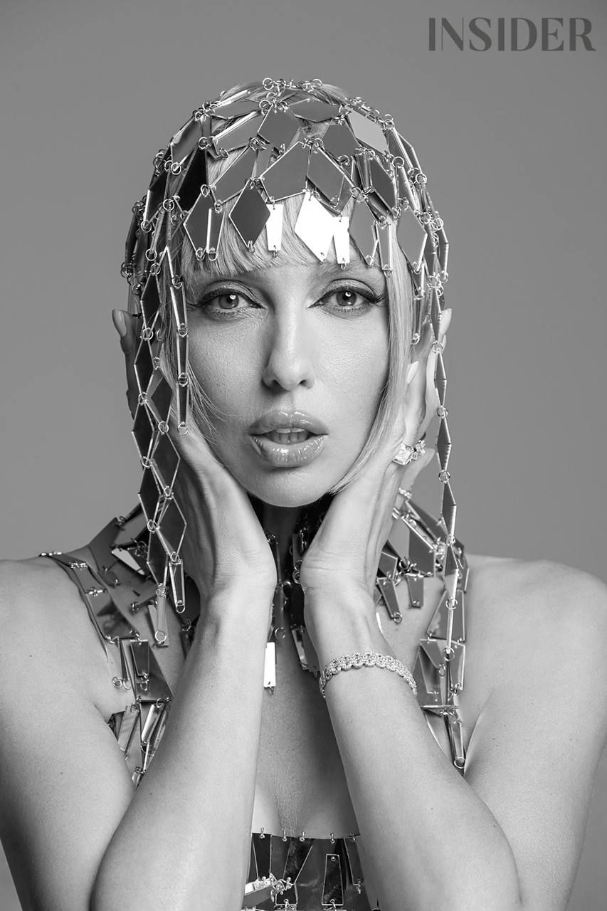 Оля Полякова вразила розкішними формами та стильним образом у новій фотосесії - 787560 Оля Полякова вразила розкішними формами та стильним образом у новій фотосесії - фото 787560