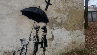 Схоже, Бенксі знову в Україні: після ночі обстрілів у Львові виявили антивоєнне графіті (фото)