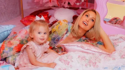 Казкова добірка: Періс Гілтон поділилася світлинами доньки Лондон і зворушливо привітала її з днем народження