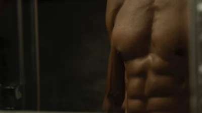 Китайський блогер витратив пів мільйона доларів на штучні кубики пресу - ось так він виглядає