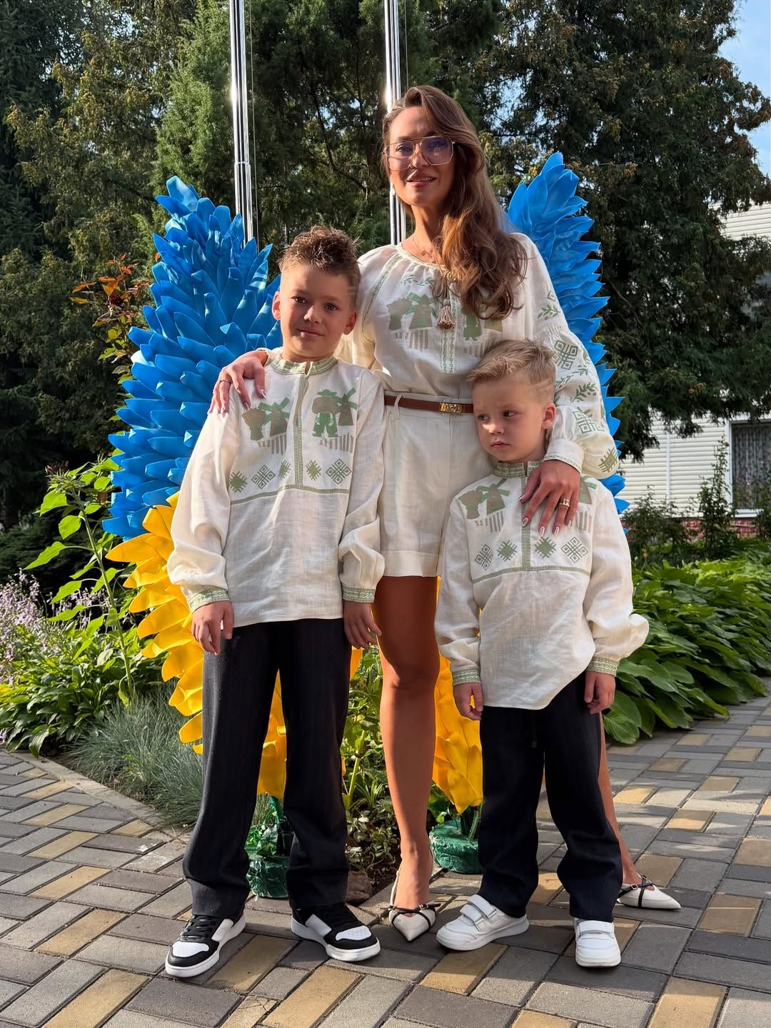 Анна Саліванчук з синами - 791286 Анна Саліванчук з синами - фото 791286
