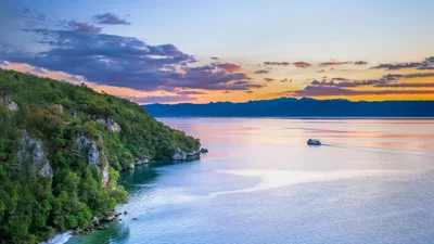 Роскошно и доступно: туристы нашли бюджетную альтернативу озеру Комо