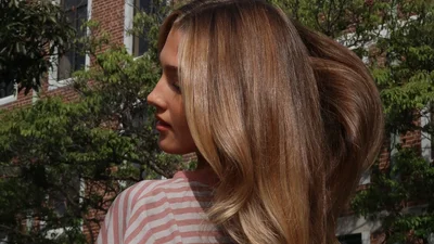 "Замшевий блонд" – трендове фарбування цієї зими, яке захоче спробувати кожна