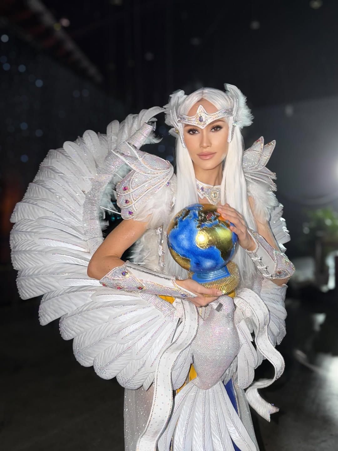 София Ткачук показала костюм, в котором представила Украину на Miss Universe 2025 - украинцы жестко раскритиковали образ - 792326 София Ткачук показала костюм, в котором представила Украину на Miss Universe 2025 - украинцы жестко раскритиковали образ - фото 792326