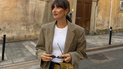 Образи з джинсами цього відтінку стануть наймоднішими цієї зими