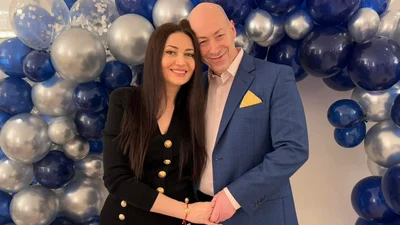 Дмитрий Гордон признался, разводится ли с женой