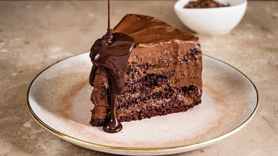 Новий вірусний торт з TikTok – три шари шоколаду