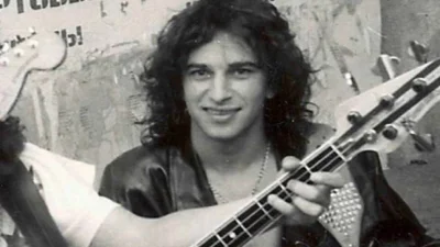 У плавках на пляжі: архівне інтерв'ю Віктора Павліка з дружиною та донькою спливло в мережі