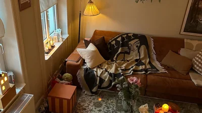 Простий дизайнерський трюк, який зробить твою вітальню гармонійною та дорогою