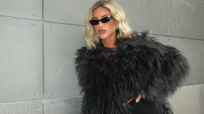 Пушистость в моде: верхняя одежда с объемным мехом становится главным трендом зимы