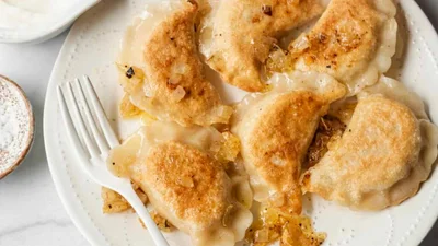 Рецепты праздничных блюд на Андрея: воздушные вареники с картофелем