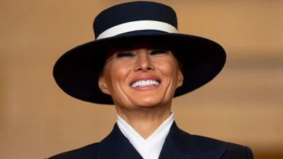 Меланія Трамп показала, як ідеально поєднати спортивний і класичний стилі – ти захочеш це повторити