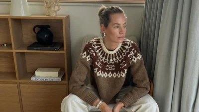 "Уродливые" новогодние свитера снова в моде – как их носить стильно