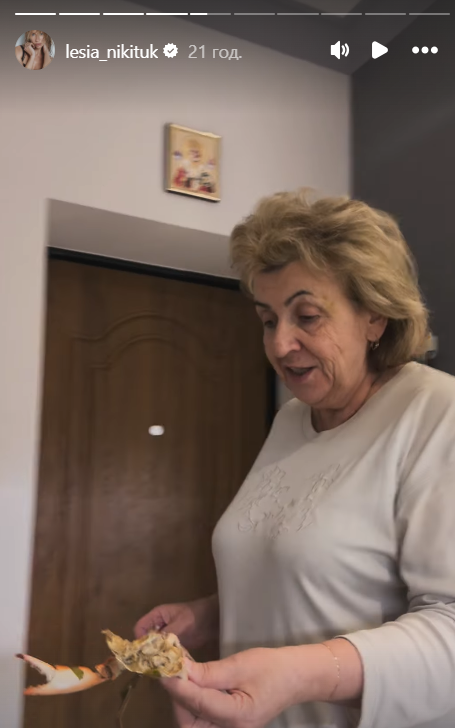 По-богатому: Леся Никитюк показала каким роскошным блюдом угощала родителей - фото 796796