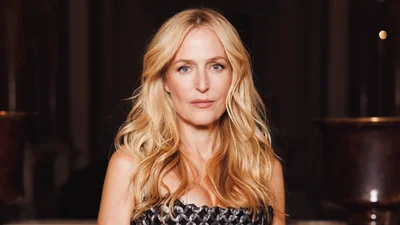 Джилліан Андерсон отримала воскового двійника в скандальній сукні – вони буквально однакові