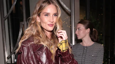 Розі Гантінгтон-Вайтлі вразила наповал вибором кольорової палітри: не кожен здатен носити таке