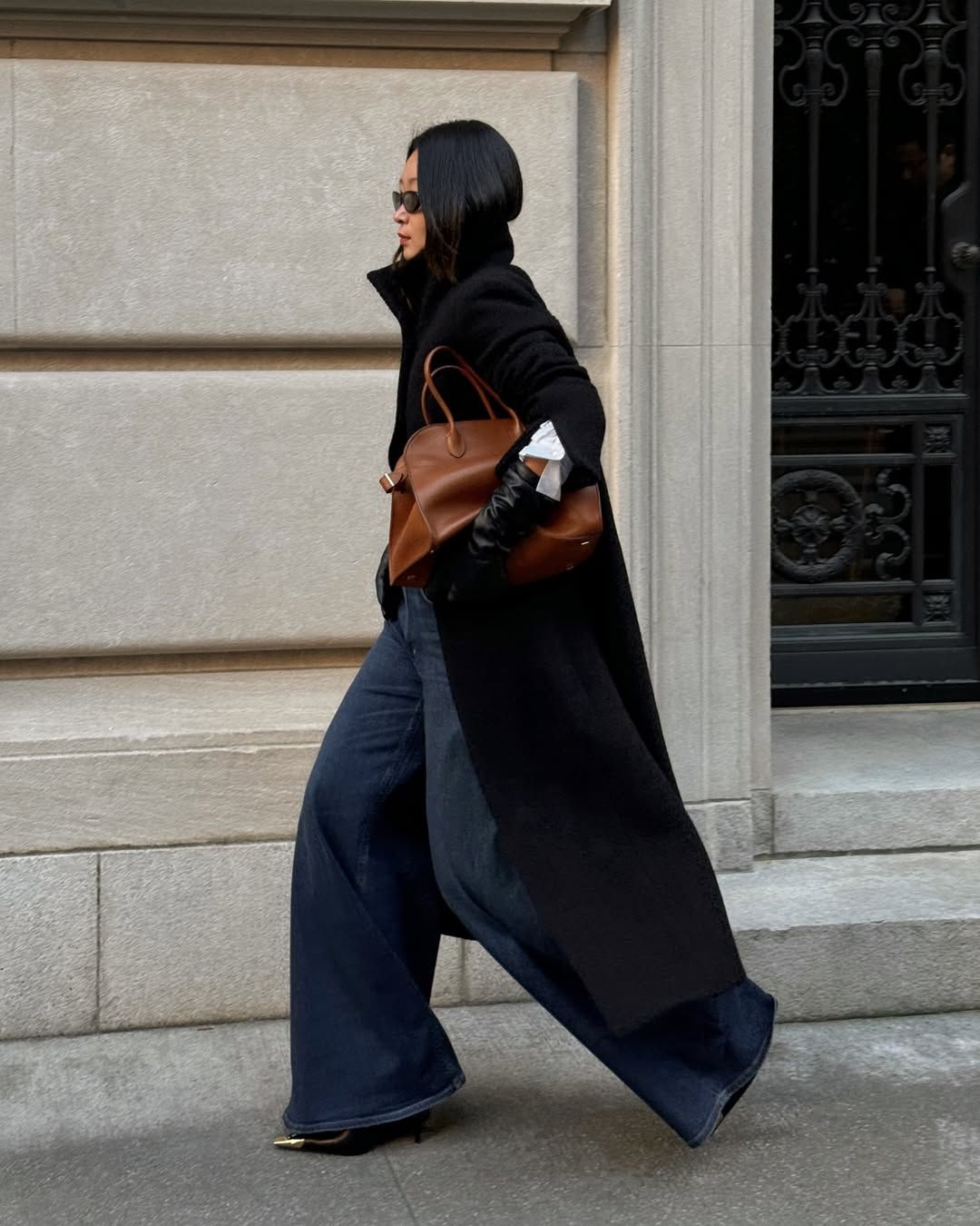 Зимові образи з джинсами - фото 797143