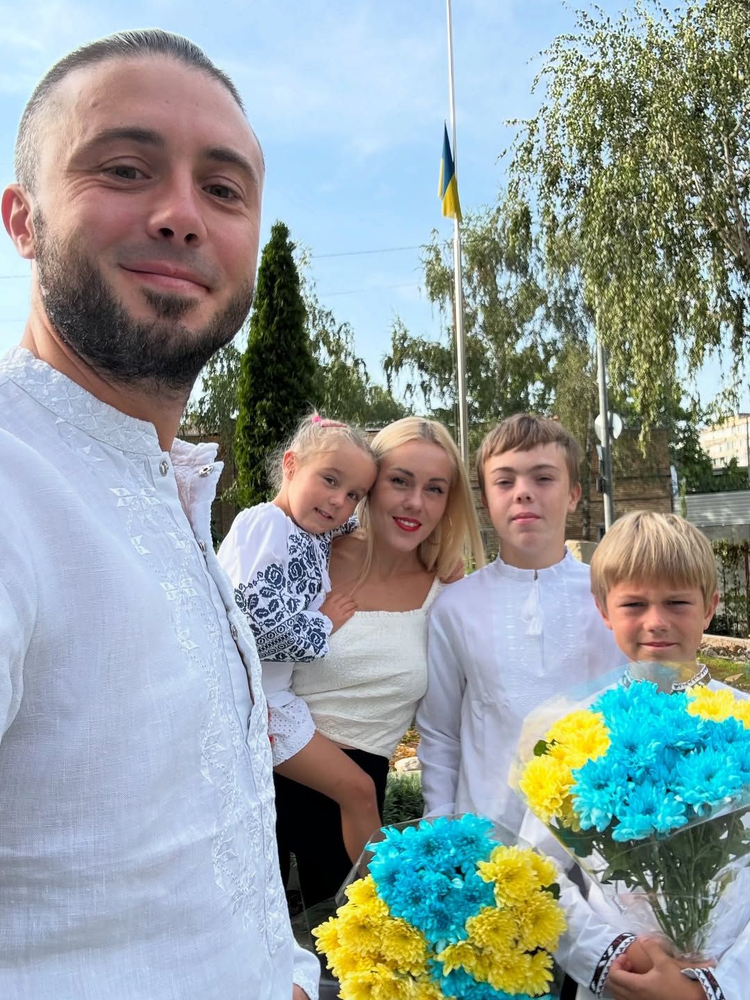 Олена і Тарас Тополі з дітьми - 797388 Олена і Тарас Тополі з дітьми - фото 797388