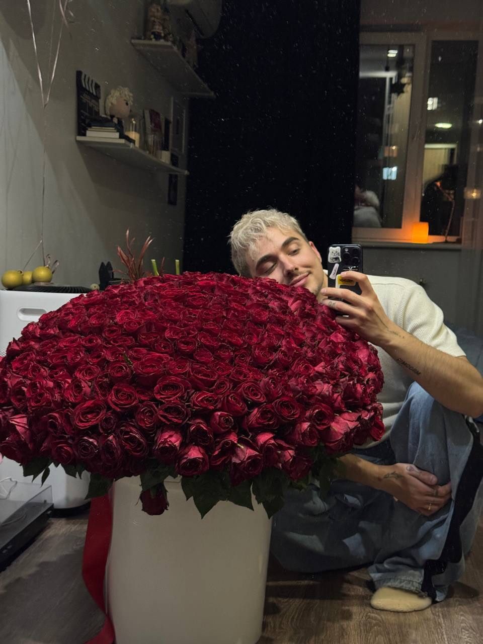 Впервые после помолвки: MELOVIN показал нежные кадры с любимым-военным - 797518 Впервые после помолвки: MELOVIN показал нежные кадры с любимым-военным - фото 797518