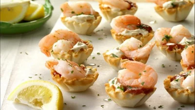 Топ 3 рецепти тарталеток із морепродуктами до Нового року, які розлетяться зі столу ще до півночі