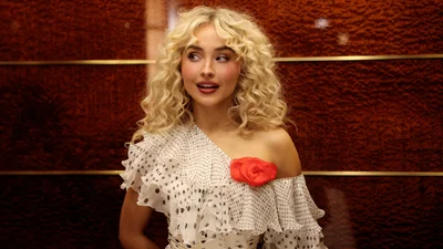 "Отвратительное видео": Сабрина Карпентер раскритиковала ролик Белого дома, в котором использовали ее трек