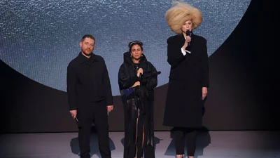 Зірка "Гри престолів" наробила галасу на червоній доріжці зачіскою-кублом – смішні фото