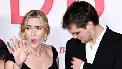 Как выглядит сын Кейт Уинслет, которого актриса проталкивает в Голливуде: привлекла звезд-друзей