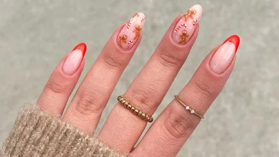 Самый красивый праздничный маникюр зимы: идеи для рождественского френча