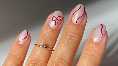 10 ідей новорічного манікюру для коротких нігтів, від яких неможливо відвести погляд