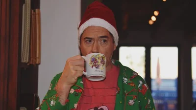 Рождественские традиции актеров Голливуда: праздники в стиле Эммы Стоун, Роберта Дауни-младшего и других знаковых звезд