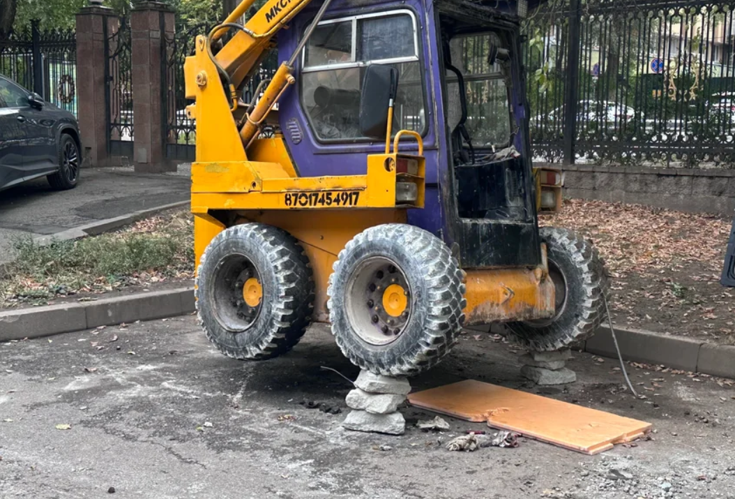 Эти люди явно забыли, что у них всего одна жизнь - эпические фото нарушения правил безопасности - фото 801129