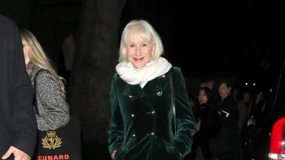 80-річна Гелен Міррен у зеленій сукні затьмарила всіх на концерті - ти тільки поглянь на її фігуру