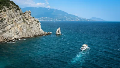 Мемы об океане, который, по словам Трампа, омывает Крым