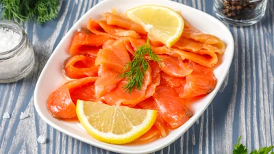 Королевское меню: готовим правильно слабосоленую красную рыбу на новогодний стол