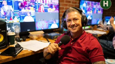 Олександр Педан чесно розповів, як знаходить спільну мову з дружиною-психоаналітиком і дітьми нового покоління