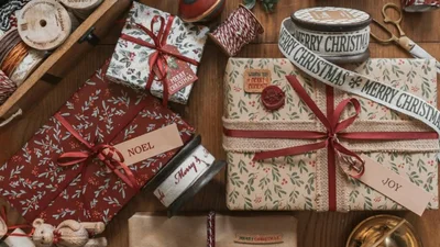 Геніальні хитрощі для пакування новорічних подарунків, які збережуть ваші нерви