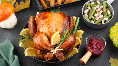 Простий лайфхак для отримання соковитої індички із золотавою скоринкою: навіть твоя свекруха такого не знає