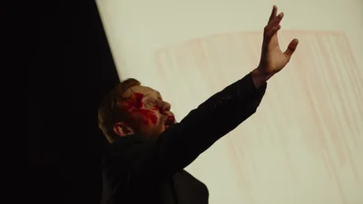 Зловісна слава "Макбета" підтвердилась: на сцену, де стояв актор Рудинський, обвалилась важелезна декорація