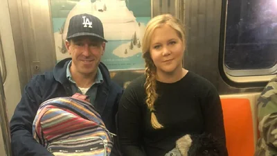 Емі Шумер живе з колишнім чоловіком під одним дахом: на то є вагома причина