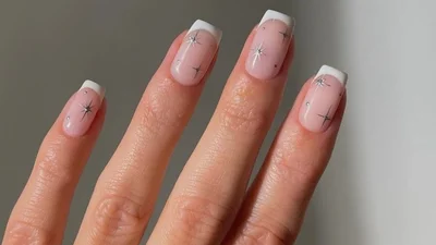 Новорічний манікюр на квадратні нігті – 7 ідей для завершення святкового образу