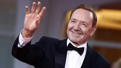 Кевин Спейси возвращается в кино - какая первая роль актера после скандала и заявлений о бездомности