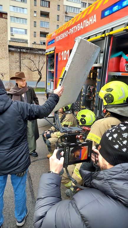 Хто знімався у кліпі Дарвіна на пісню 'Чай гарячий' - 806094 Хто знімався у кліпі Дарвіна на пісню 'Чай гарячий' - фото 806094