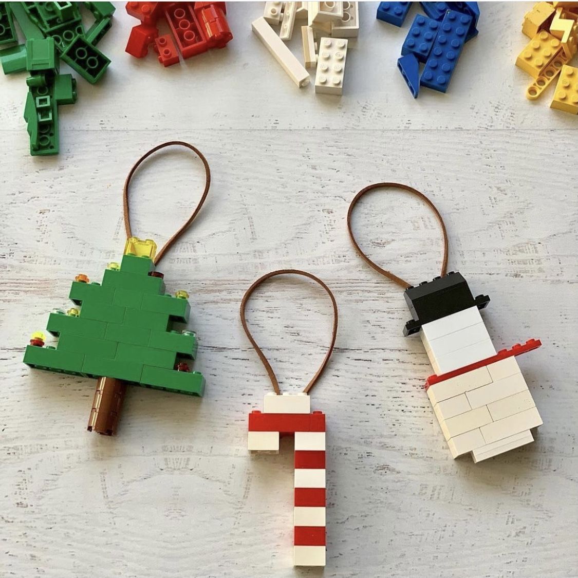 Милые и очаровательные украшения на елку из LEGO, которые можно сделать вместе с детьми - 806320 Милые и очаровательные украшения на елку из LEGO, которые можно сделать вместе с детьми - фото 806320