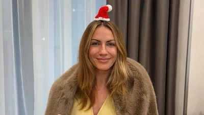 Ноги від вух і бутель огірків: Леся Нікітюк показала свій "контрастний" відпочинок у Буковелі