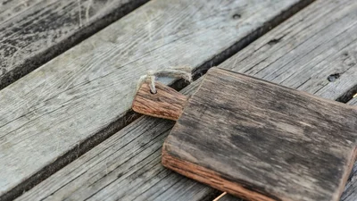 Дерево vs пластик: яку дошку краще обрати